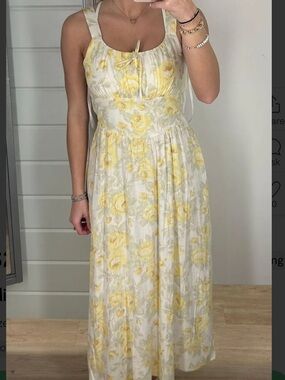 Monteau Los Angeles floral Midi dress size medium